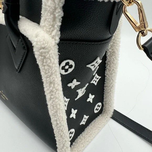 LOUIS VUITTON Rare Grained Calfskin Shearling On My Side MM Black🔥😍❤️ - Picture 9 of 13